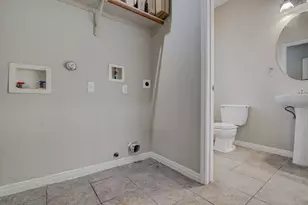 1702 Singleton Ave, Austin, TX 78702 - Photo 10