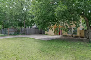 1702 Singleton Ave, Austin, TX 78702 - Photo 4