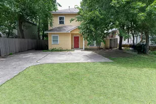 1702 Singleton Ave, Austin, TX 78702 - Photo 2