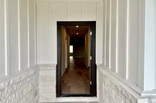 506 B War Admiral Dr, Jarrell, TX 76537 - Photo 2