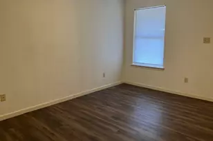 1302 N Bishop St, San Marcos, TX 78666 - Photo 8