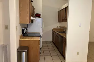 1302 N Bishop St, San Marcos, TX 78666 - Photo 6