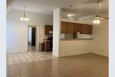 1302 N Bishop Street, San Marcos, TX 78666 - Photo 4