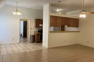 1302 N Bishop St, San Marcos, TX 78666 - Photo 4