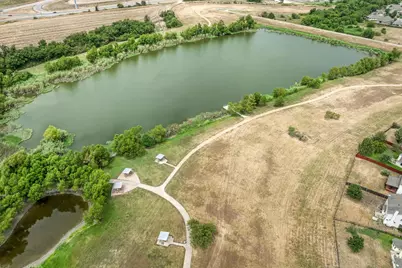 903 Estate Drive, Hutto, TX 78634 - Photo 40