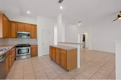 9201 La Siesta Bend, Austin, TX 78749 - Photo 10