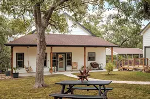 506 Beauchamp Rd, Dripping Springs, TX 78620 - Photo 2