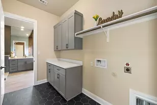 1300 Shelby Ln, Georgetown, TX 78628 - Photo 24