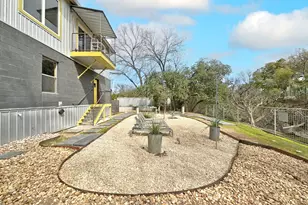 1301 S 1st St, Austin, TX 78704 - Photo 28