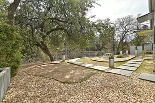1301 S 1st St, Austin, TX 78704 - Photo 32