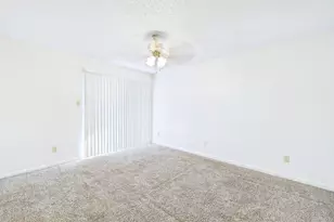 8502 Lyndon Ln, Austin, TX 78729 - Photo 22