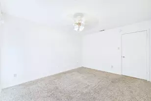 8502 Lyndon Ln, Austin, TX 78729 - Photo 20