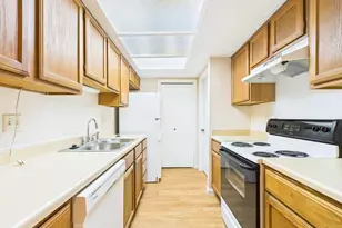 8502 Lyndon Ln, Austin, TX 78729 - Photo 10