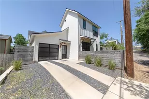 2002 E 9th St, Austin, TX 78702 - Photo 28