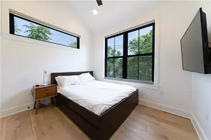 2002 E 9th St, Austin, TX 78702 - Photo 16