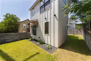 2002 E 9th St, Austin, TX 78702 - Photo 26