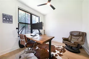 2002 E 9th St, Austin, TX 78702 - Photo 14