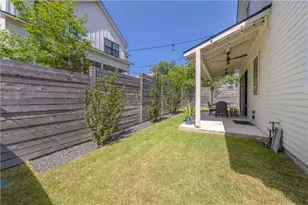 2002 E 9th St, Austin, TX 78702 - Photo 20