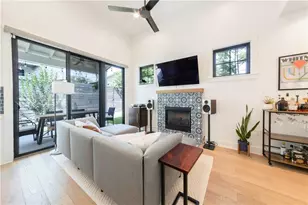 2002 E 9th St, Austin, TX 78702 - Photo 4