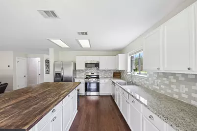 485 Bella Vista Circle, Kyle, TX 78640 - Photo 8