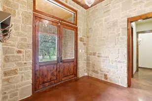 3121 Summit Ridge Dr, San Marcos, TX 78666 - Photo 4
