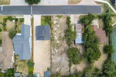 7512 Providence Avenue, Austin, TX 78752 - Photo 2