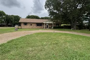636 E Kempner St, Mabank, TX 75147 - Photo 6