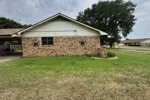 636 E Kempner St, Mabank, TX 75147 - Photo 8