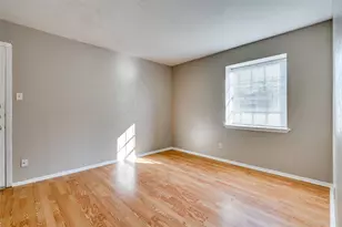 307 E 31st St, Austin, TX 78705 - Photo 8