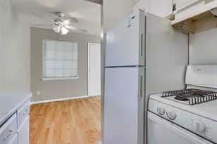 307 E 31st St, Austin, TX 78705 - Photo 16