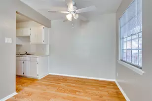307 E 31st St, Austin, TX 78705 - Photo 4