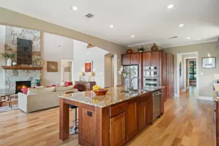 732 SANTALUZ Path, Austin, TX 78732 - Photo 14