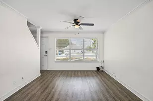 300 Blackson Ave, Austin, TX 78752 - Photo 6