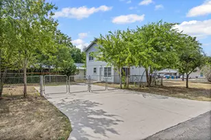 300 Blackson Ave, Austin, TX 78752 - Photo 28