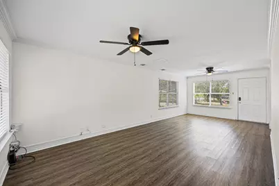 300 Blackson Avenue, Austin, TX 78752 - Photo 4