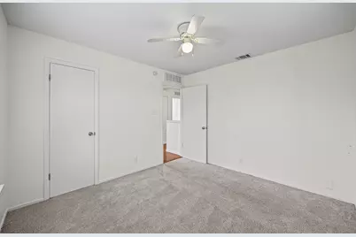 300 Blackson Avenue, Austin, TX 78752 - Photo 18