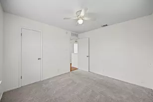 300 Blackson Ave, Austin, TX 78752 - Photo 18