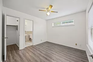 300 Blackson Ave, Austin, TX 78752 - Photo 12