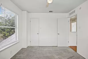 300 Blackson Ave, Austin, TX 78752 - Photo 26