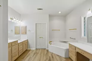 2000 Fountainwood Dr, Georgetown, TX 78633 - Photo 22