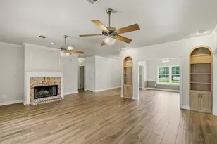 2000 Fountainwood Dr, Georgetown, TX 78633 - Photo 10