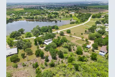 907 Horace Howard Drive, San Marcos, TX 78666 - Photo 2