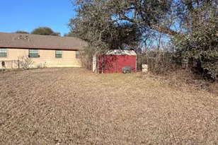 112 N Ave O, Johnson City, TX 78636 - Photo 8