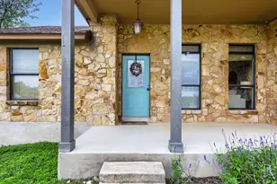 10213 Thomas Ln, Dripping Springs, TX 78620 - Photo 2