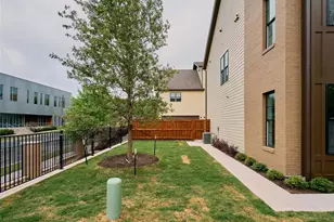 2209 Woodland Ave, Austin, TX 78741 - Photo 32