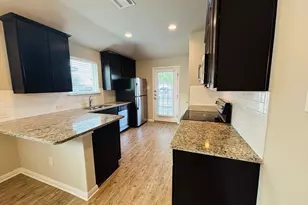 1305 Bear Peak Ln, Pflugerville, TX 78660 - Photo 12