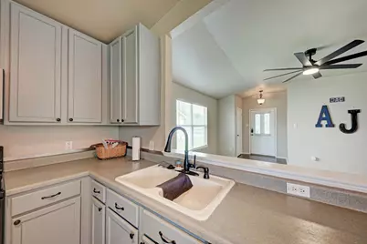 305 Creek Ledge Drive, Hutto, TX 78634 - Photo 16