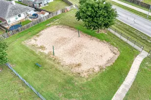 305 Creek Ledge Dr, Hutto, TX 78634 - Photo 38