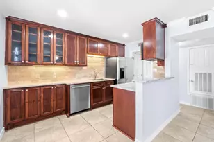 407 E 45th St, Austin, TX 78751 - Photo 2