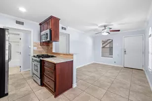 407 E 45th St, Austin, TX 78751 - Photo 10